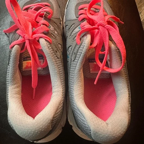 Nike Gray and Pink Sneakers with Sporty Design - Picture 2 of 12